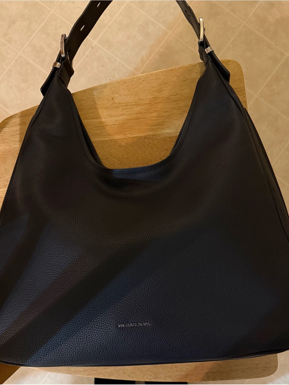 Michael Kors Nolita Large leather Hobo Shoulder Bag - Picture 5 of 16